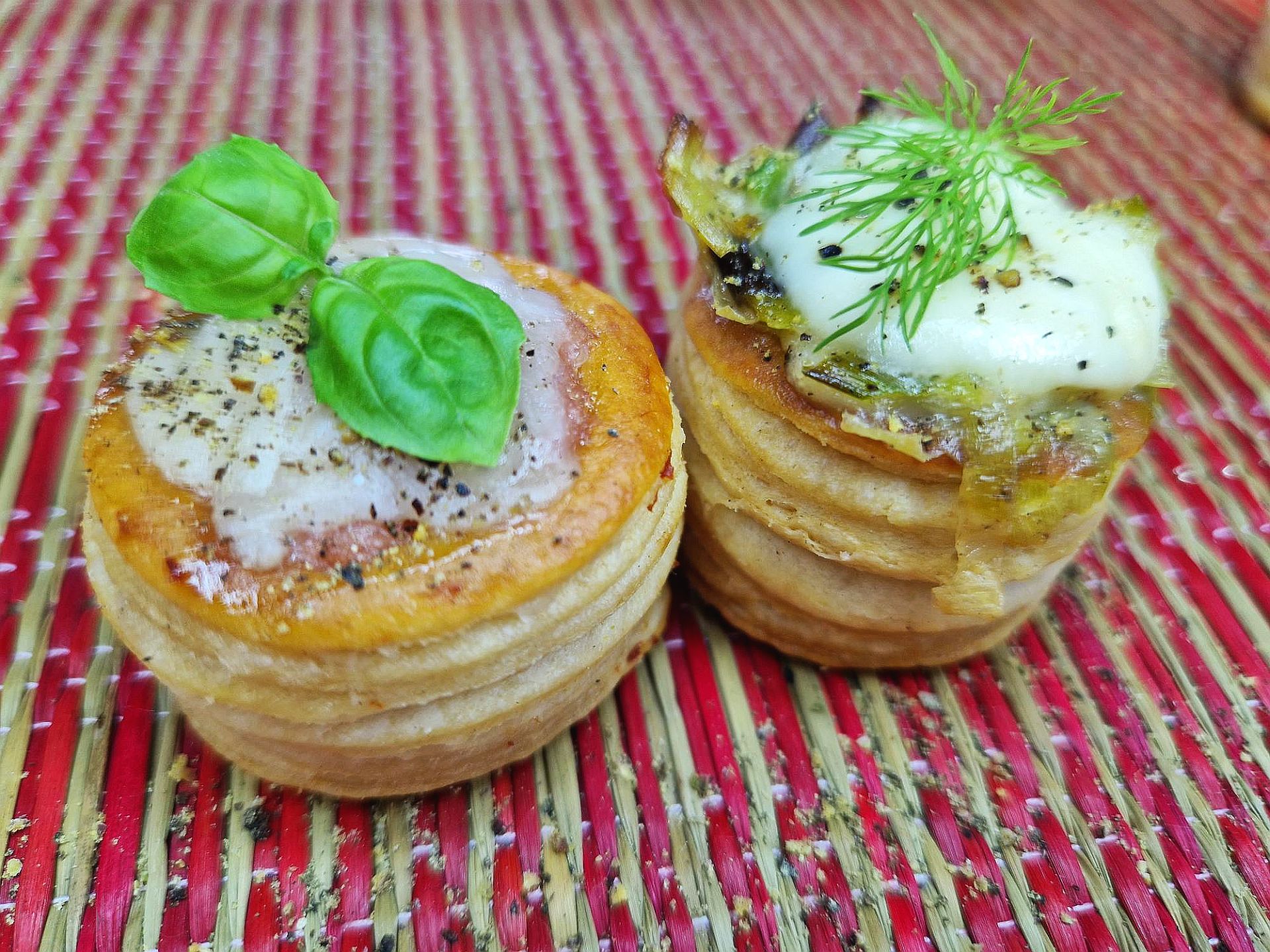 Mehr über den Artikel erfahren Gefüllte Bouchées (Mini-Pastetchen)