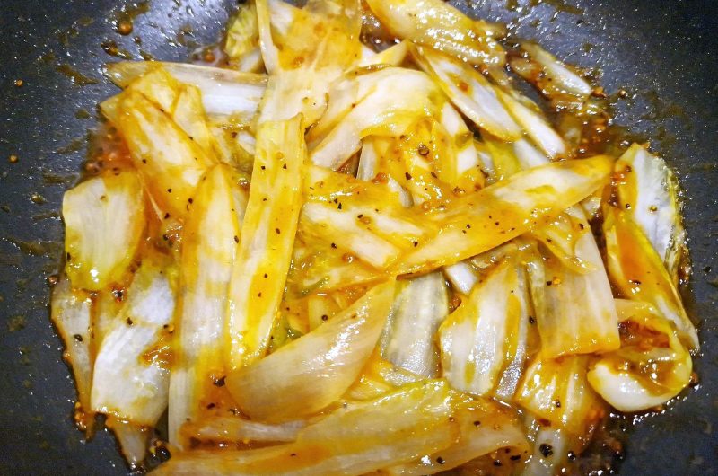 Chicorée gebraten (vegan)