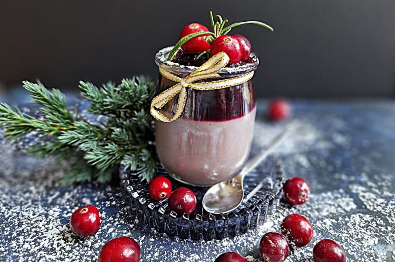 Glühweinpudding mit Cranberrys