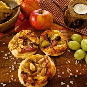 Mehr über den Artikel erfahren Birne-Gorgonzola-Blätterteighäppchen