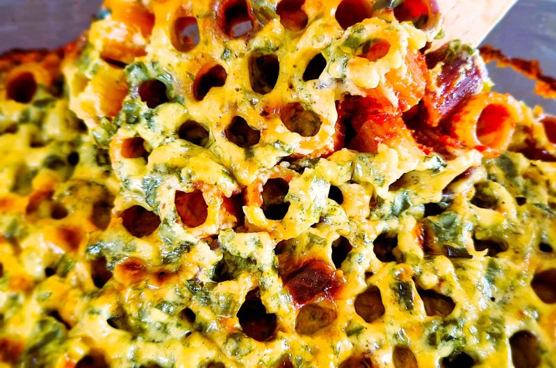 Onepot-Nudelauflauf mit cremiger Tomaten-Käsesoße