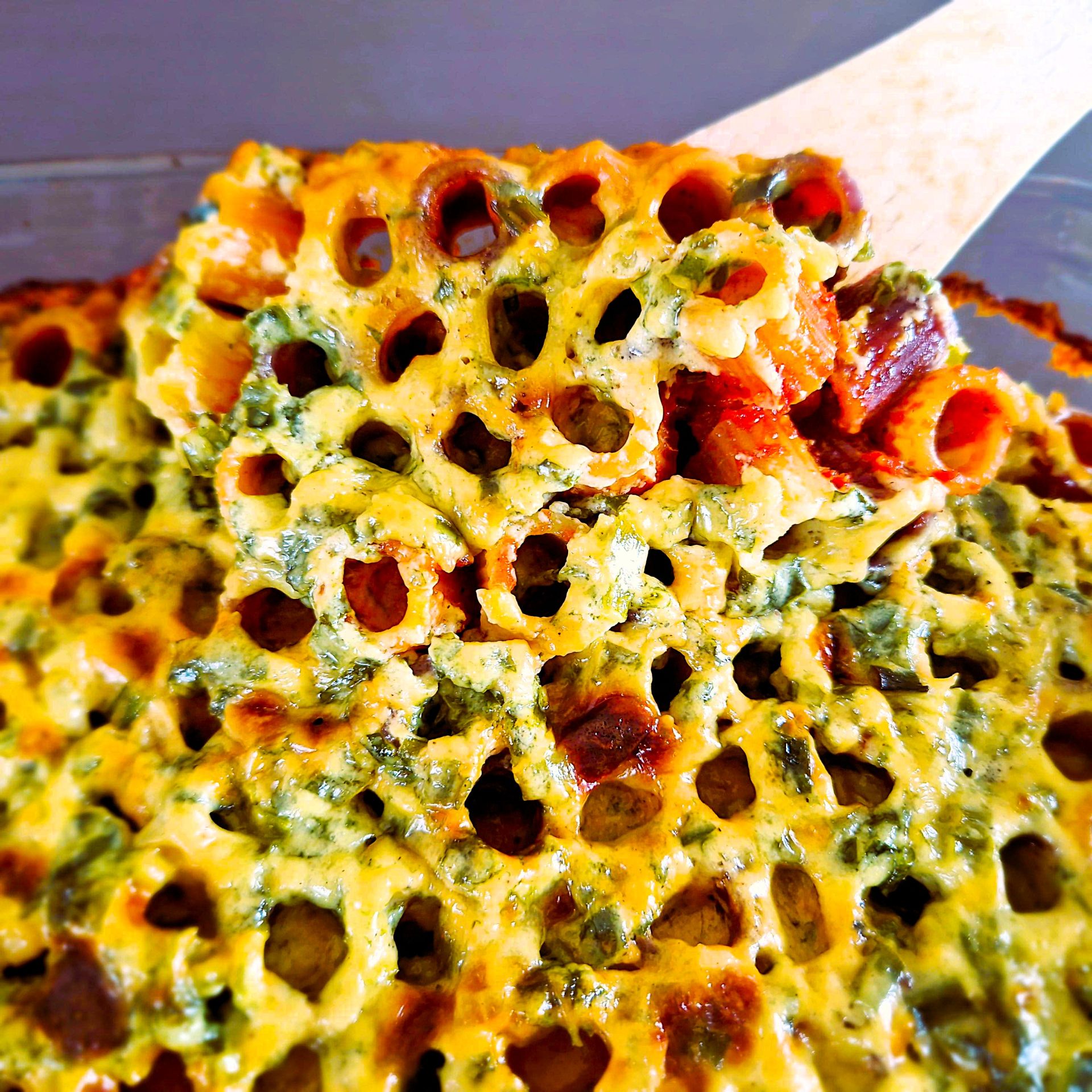 Mehr über den Artikel erfahren Onepot-Nudelauflauf mit cremiger Tomaten-Käsesoße